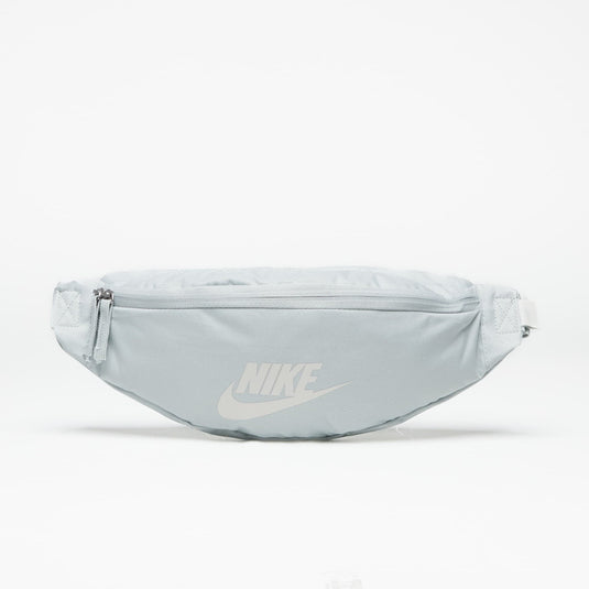 Translation missing: en.Nike Heritage Waistpack  183 CU IN Unisex 16"L x 4"W x 6"H Light Silver Phantom