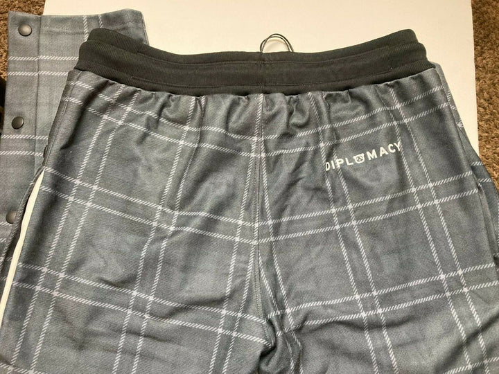 Translation missing: en.Diplomacy City Tracker Bottoms in Grey/Black- Size XL