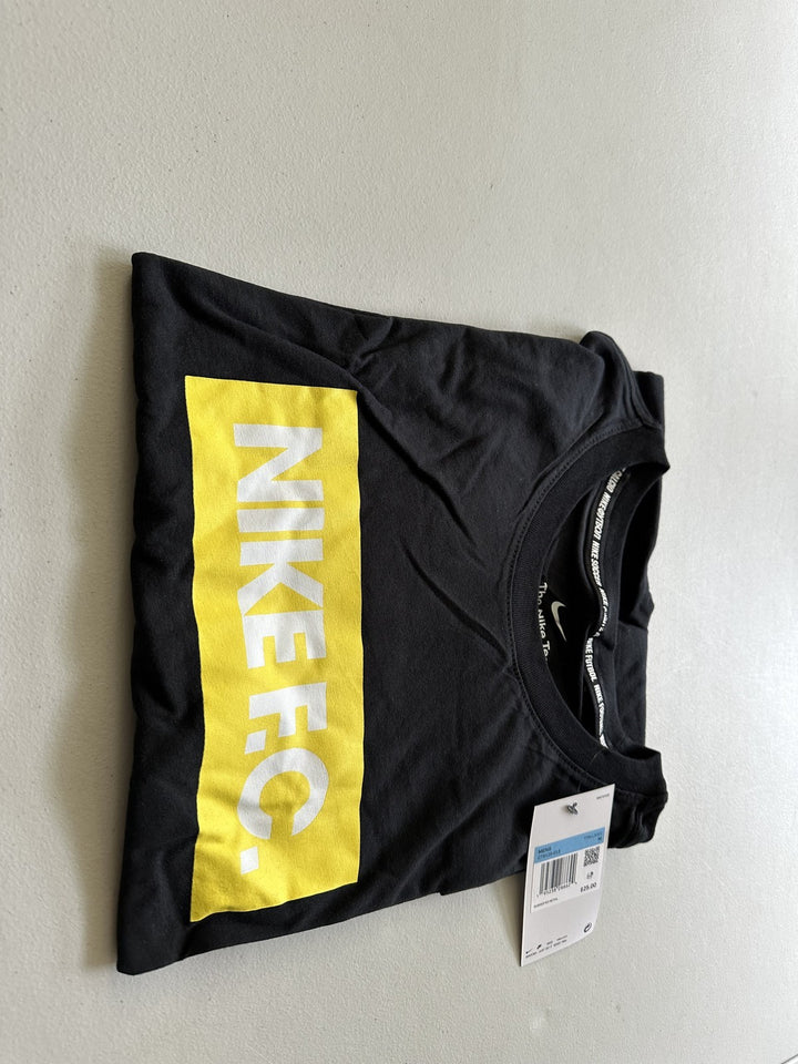 Translation missing: en.Nike Mens FC Soccer Block Logo Graphic T-Shirt in Black/Gold- Medium