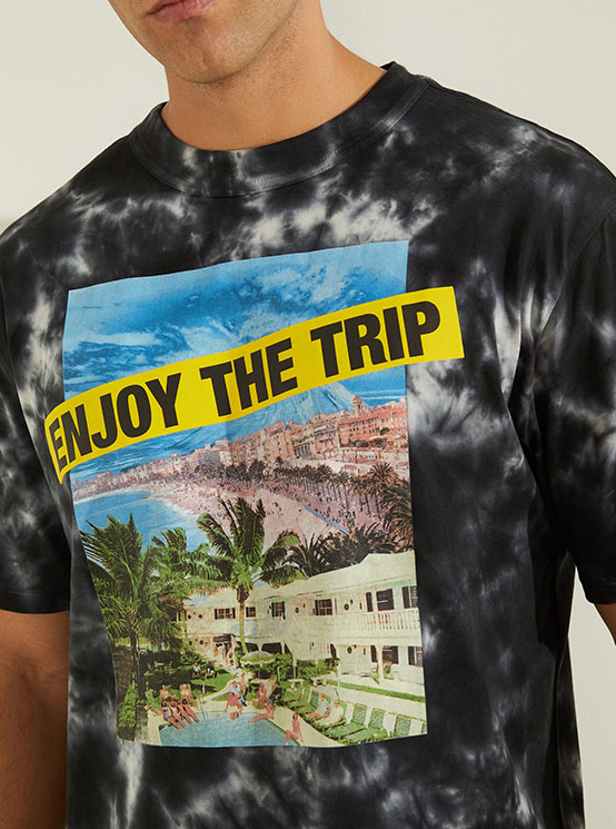 Translation missing: en.Guess Men's Organic Cotton Enjoy The Trip Graphic Tie-Dye T-Shirt Jet Black-XL