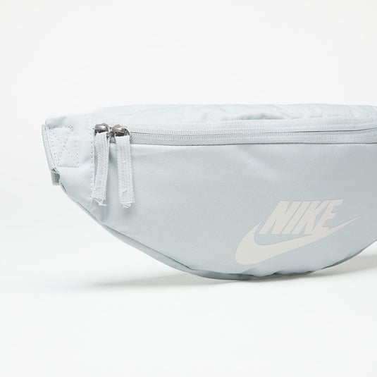 Translation missing: en.Nike Heritage Waistpack  183 CU IN Unisex 16"L x 4"W x 6"H Light Silver Phantom
